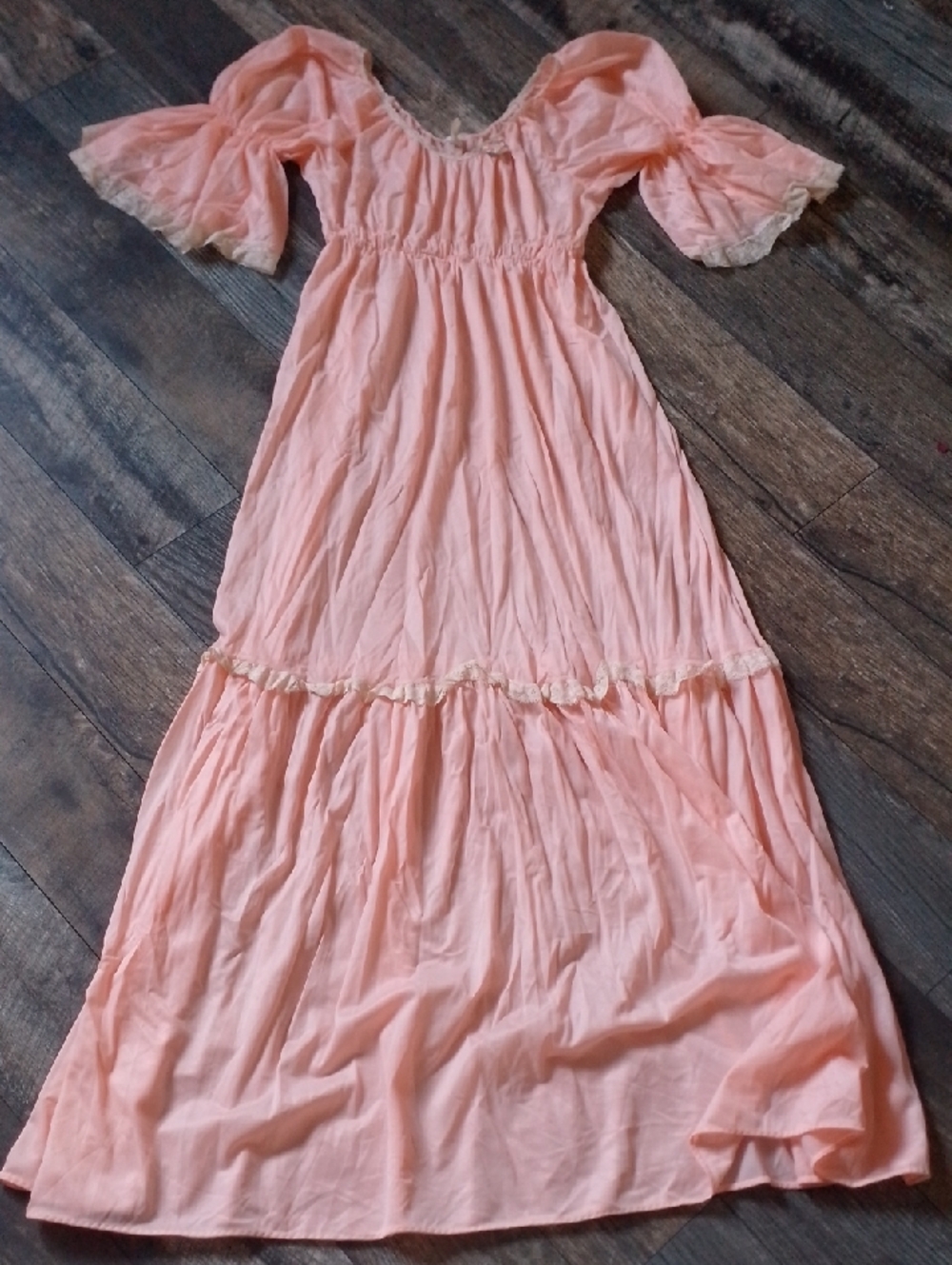 Vintage Movie Star 🩷 Pink Long Nightgown With White Lace Trim
